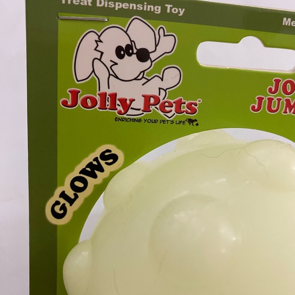 Jolly Pets Jolly Jumper Glow in Dark Floats Treat Dispenser Ball Size M NEW - Picture 5 of 7